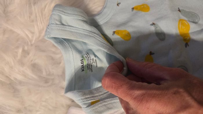 NEUFS (NON PORTÉS)🏷🤩🥰 lot bodies débardeurs, casquette, chaussettes 18mois Garçon 🥰🤩🏷 - photo numéro 6