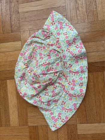 Chapeau Petit Bateau 12/18 mois parfait état