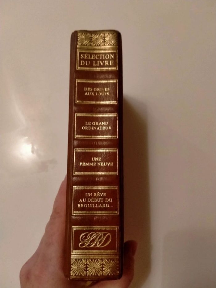 Sélection du Livre Reader’s Digest
Édition ancienne ornée de dorures. - photo numéro 4