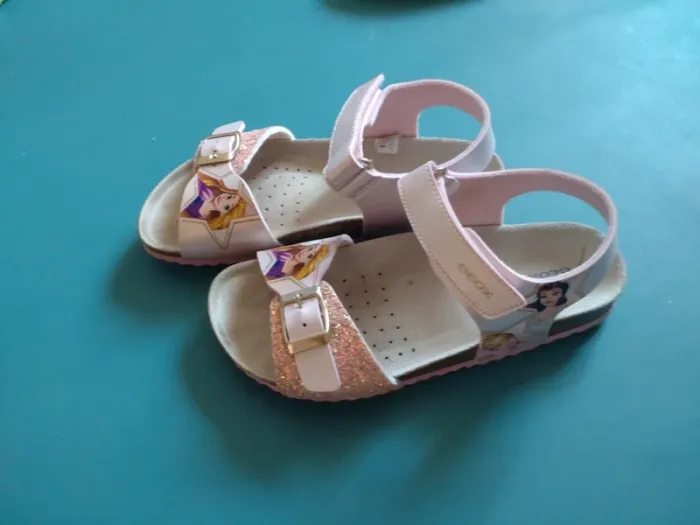 Sandales Geox princesse Disney pointure 34