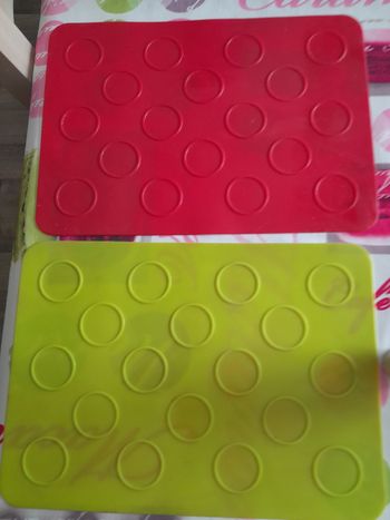 Lot 2 tapis macarons