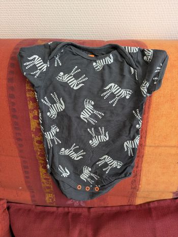 Body garçon 6-9 mois