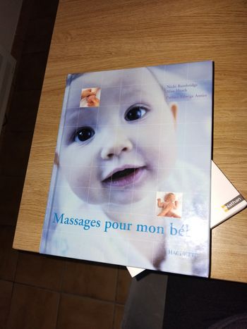 Livre massage bébé