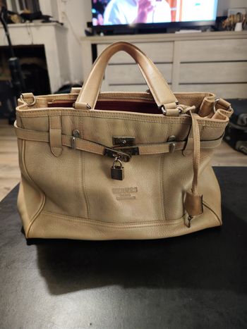 Très beau sac en cuir fait main