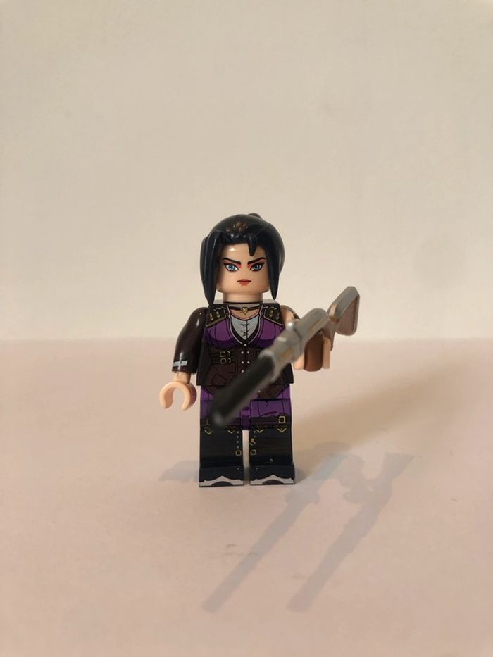 Figurine type lego Caytlin. League of légends
