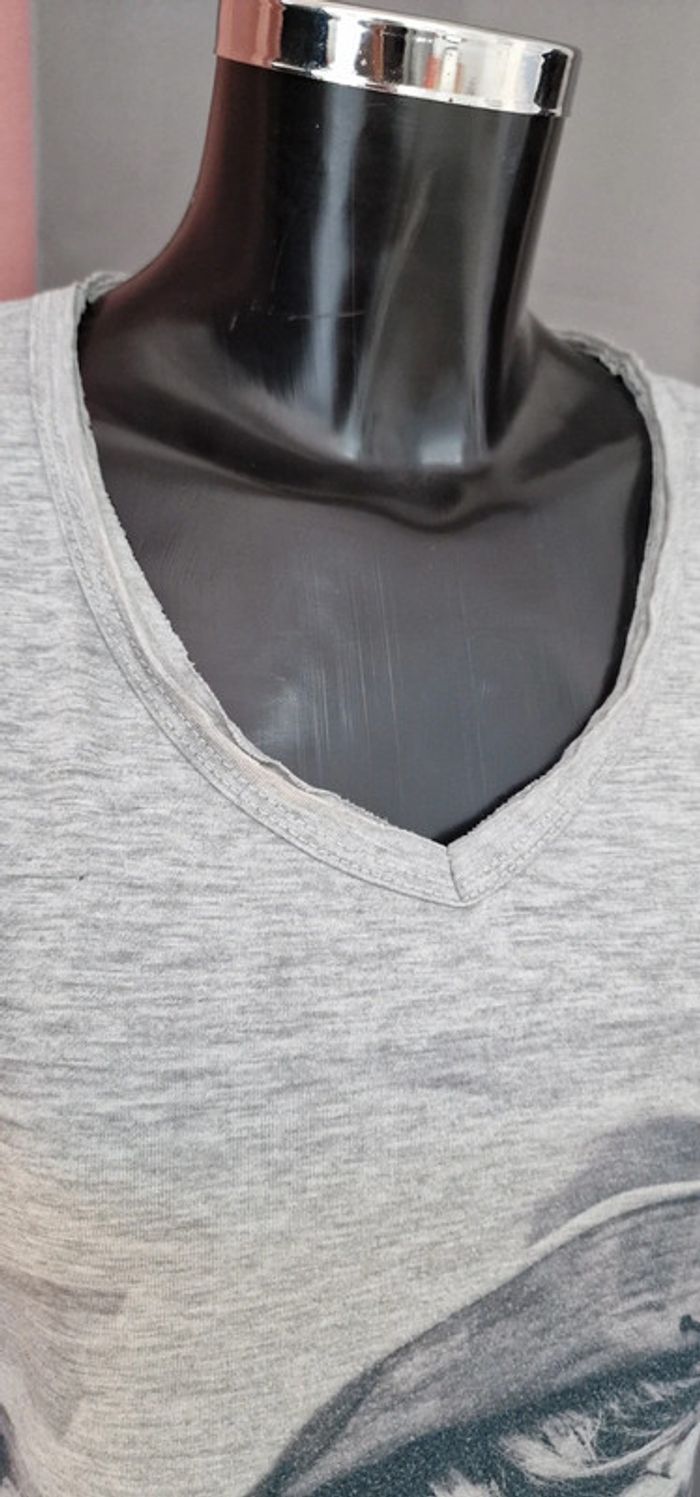 Tee shirt col v - photo numéro 3