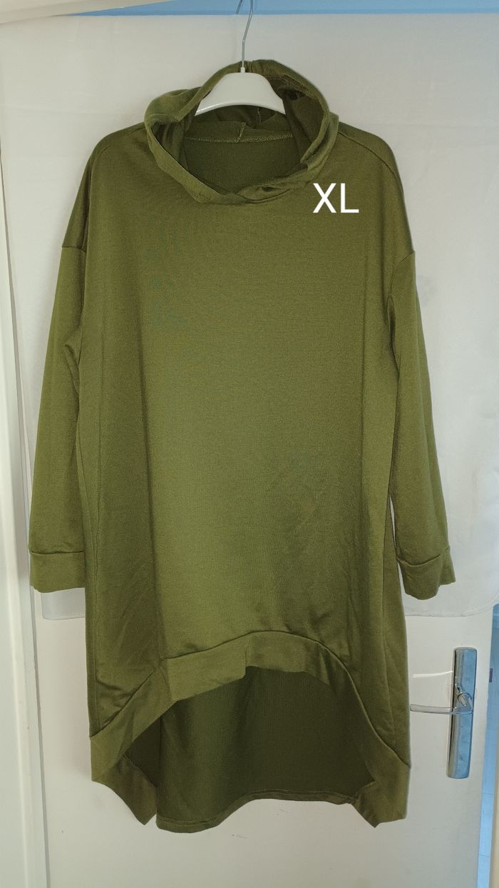T-shirt à capuche long