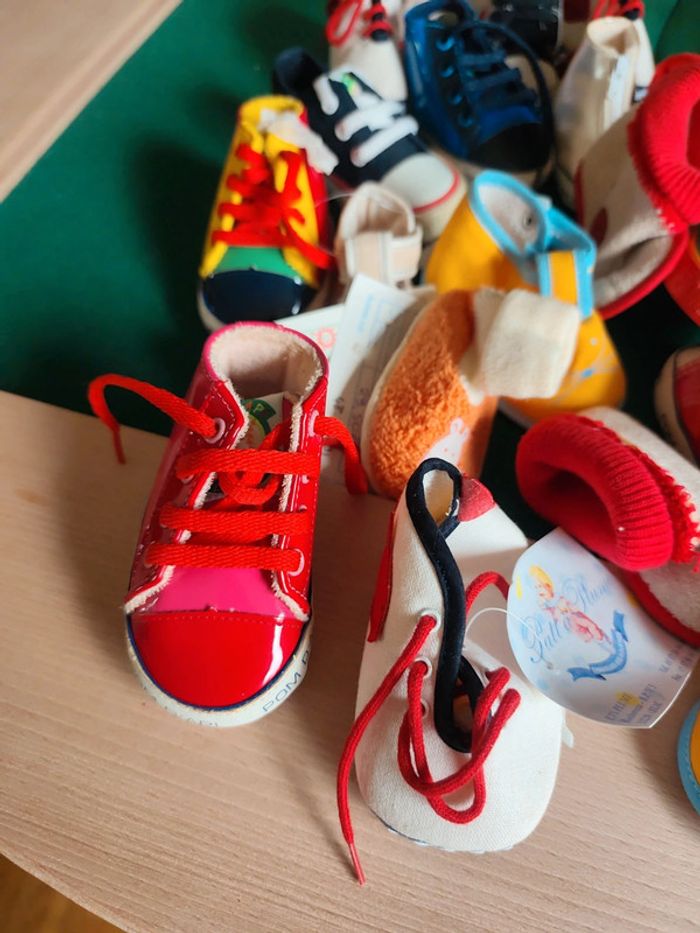 Lot de 24 chaussures bébé enfants pour décoration de baptême - photo numéro 2