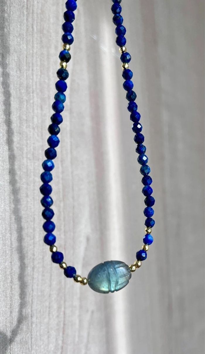 Collier amulette scarabée Labradorite et Lapis-lazuli - photo numéro 2