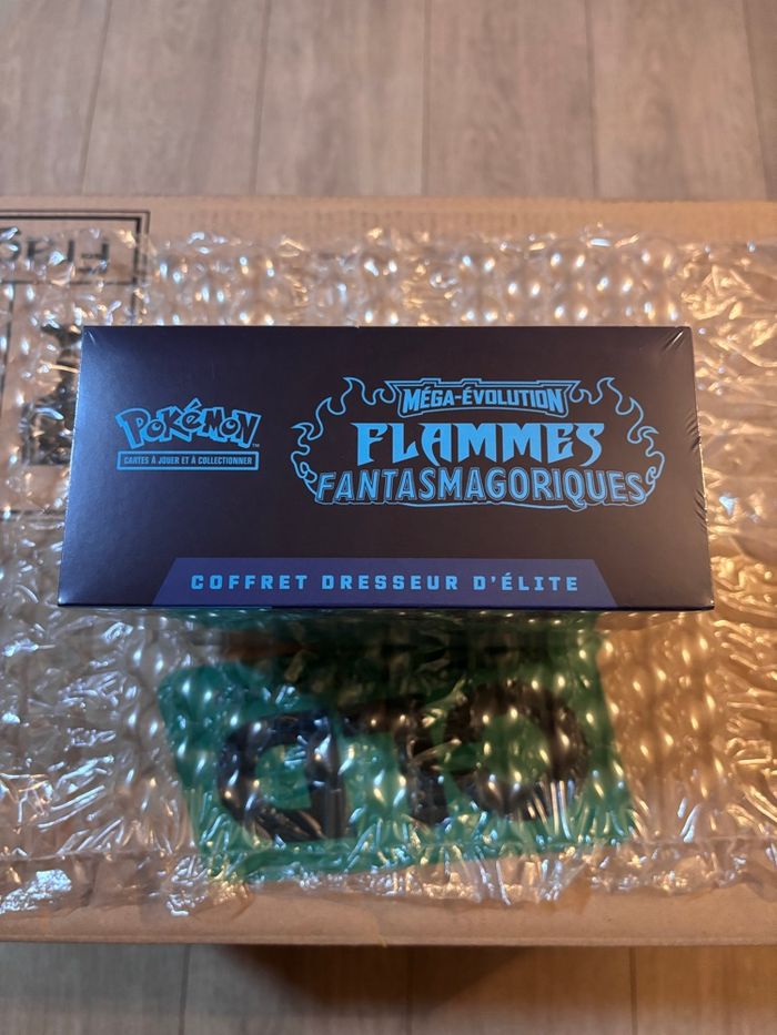 Coffret Dresseur d’Élite Pokémon ME02 - Flammes Fantasmagoriques - photo numéro 2