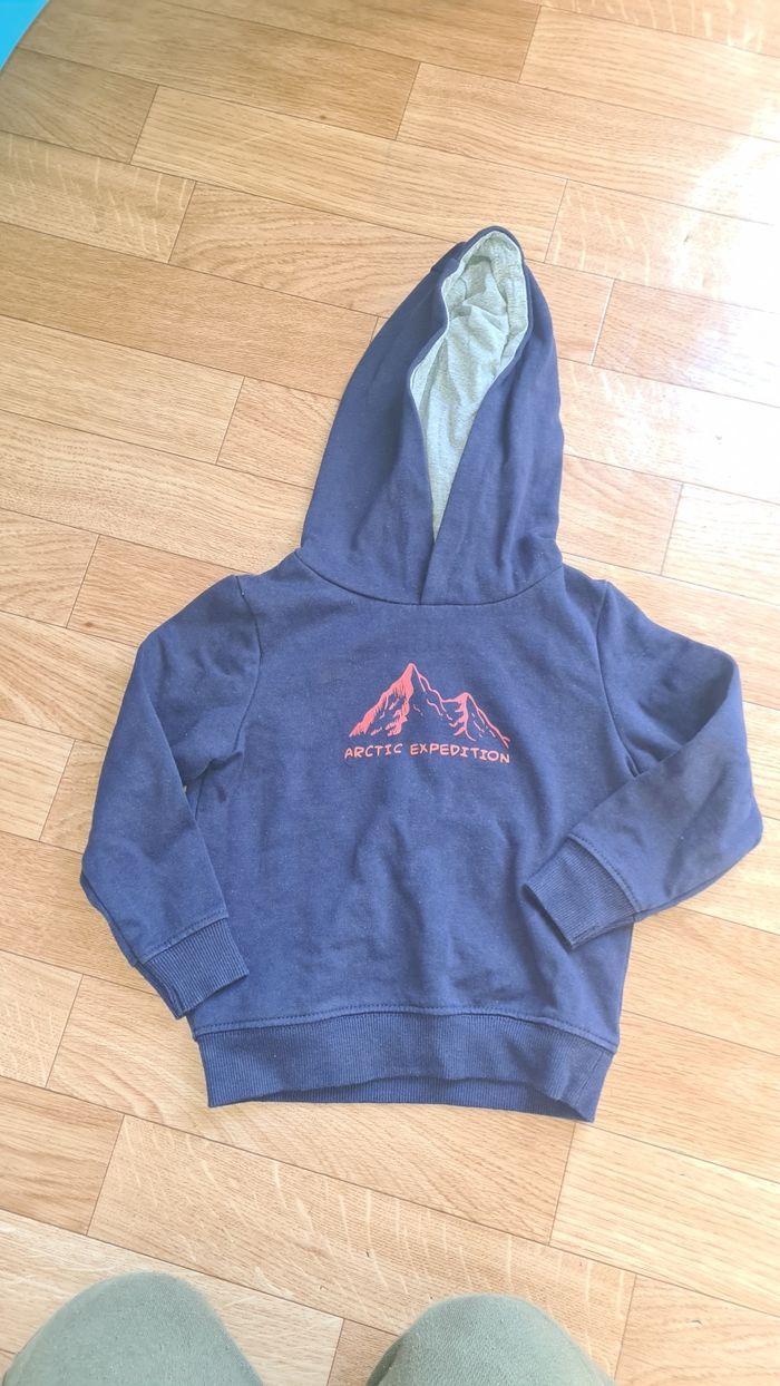 Sweat capuche 2/3 ans