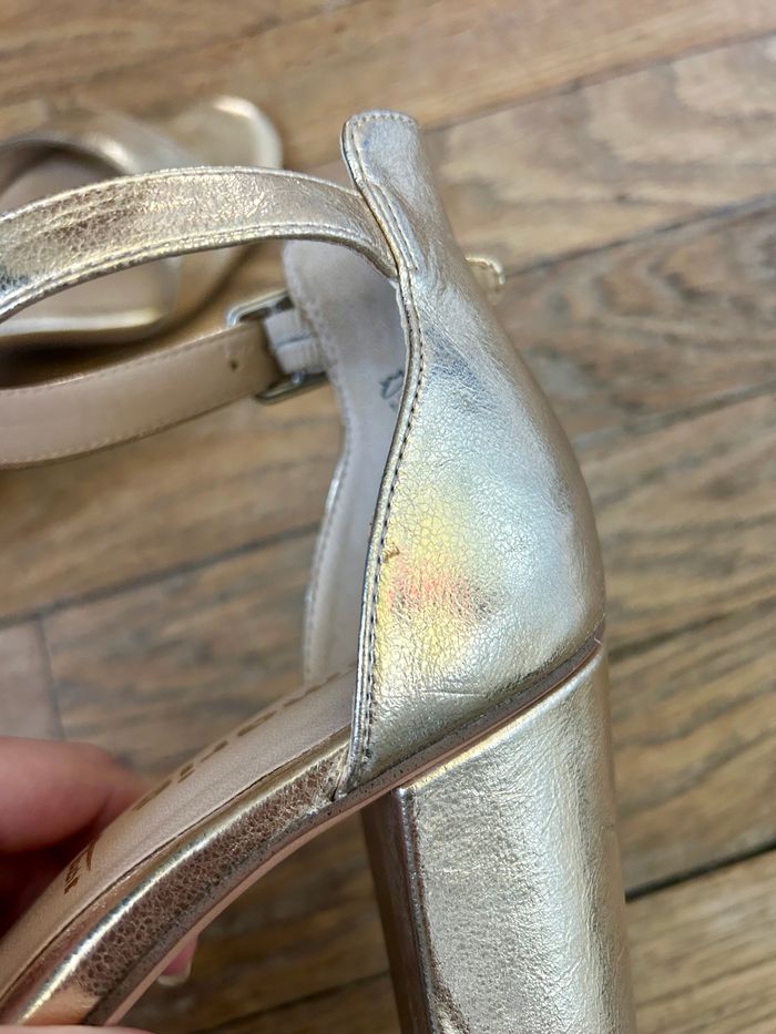 Sandales à talons dorées - photo numéro 7