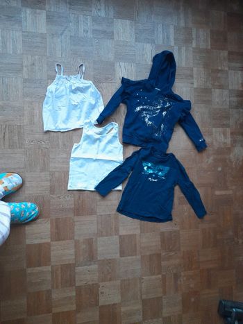 Lot 5 6 ans (T.shirt blanc sans manches plus disponible)