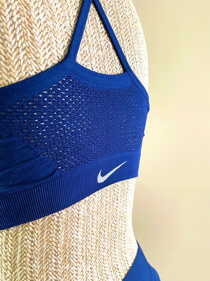 Ensemble Sportif brassière Nike et short adidas meme coloris bleu - photo numéro 5