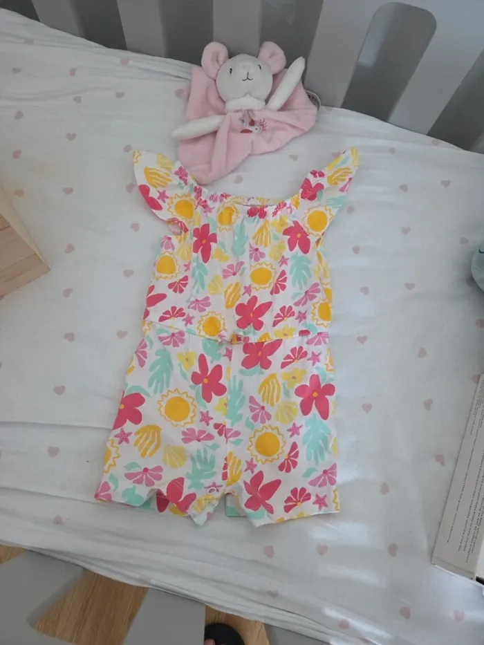 Combinaison 6/9 mois fille fleurs