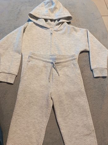 Ensemble gris clair Primark 4 ans