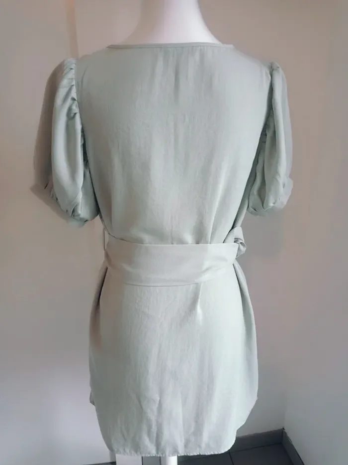 Magnifique robe vert amande vert d'eau avec ceinture intégrée boucle écaille de tortue T.M Shein - photo numéro 5