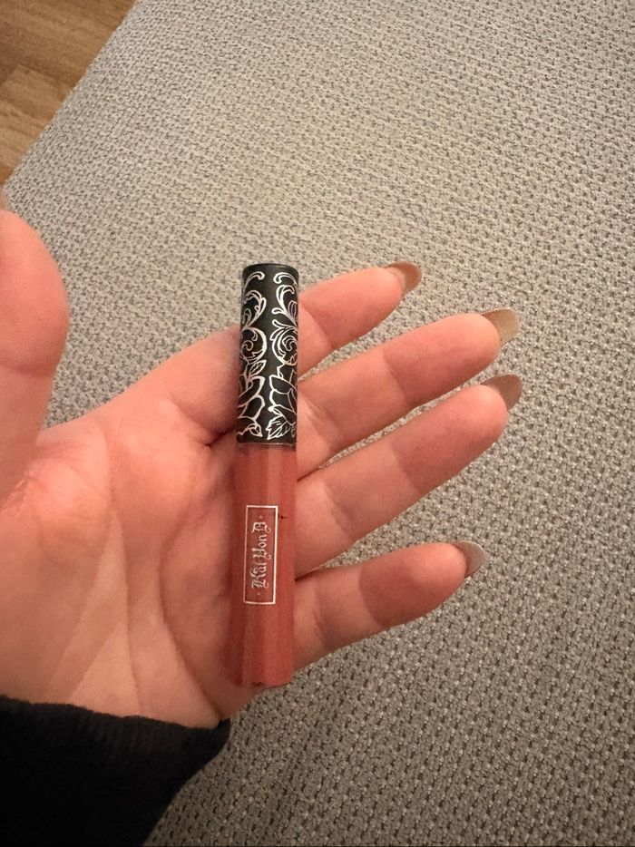 gloss kat von D
