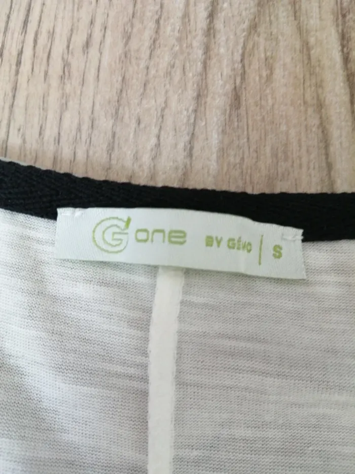 Tee-shirt blanc et blanc avec photo fille cool / gémo / (S) - photo numéro 4