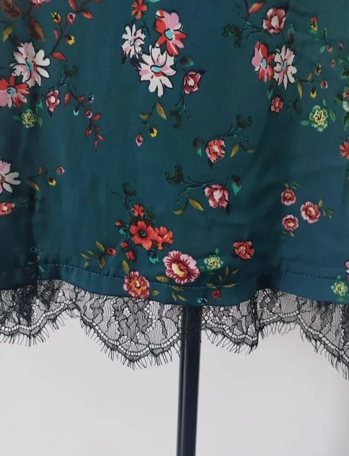 Haut à fleurs Camaïeu neuf - photo numéro 3