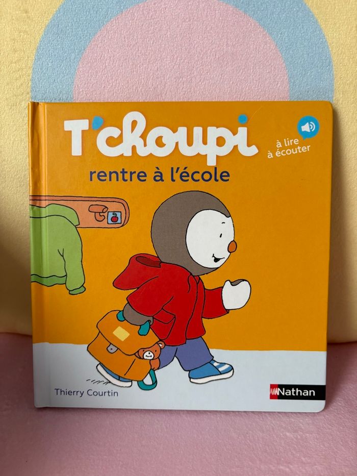 T’choupi rentre à l’école.