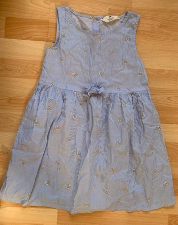 Jolie robe bleu avec pâquerettes H&M 8/9 ans