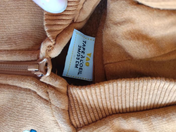 Sweat 3mois tape à l'oeil - photo numéro 2