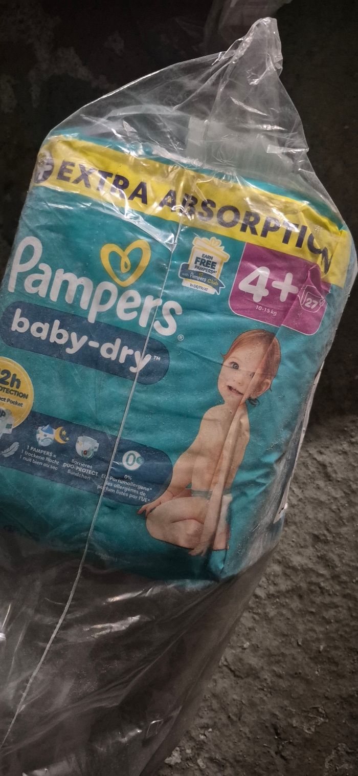 Couches pampers baby-dry taille 4+ - photo numéro 2