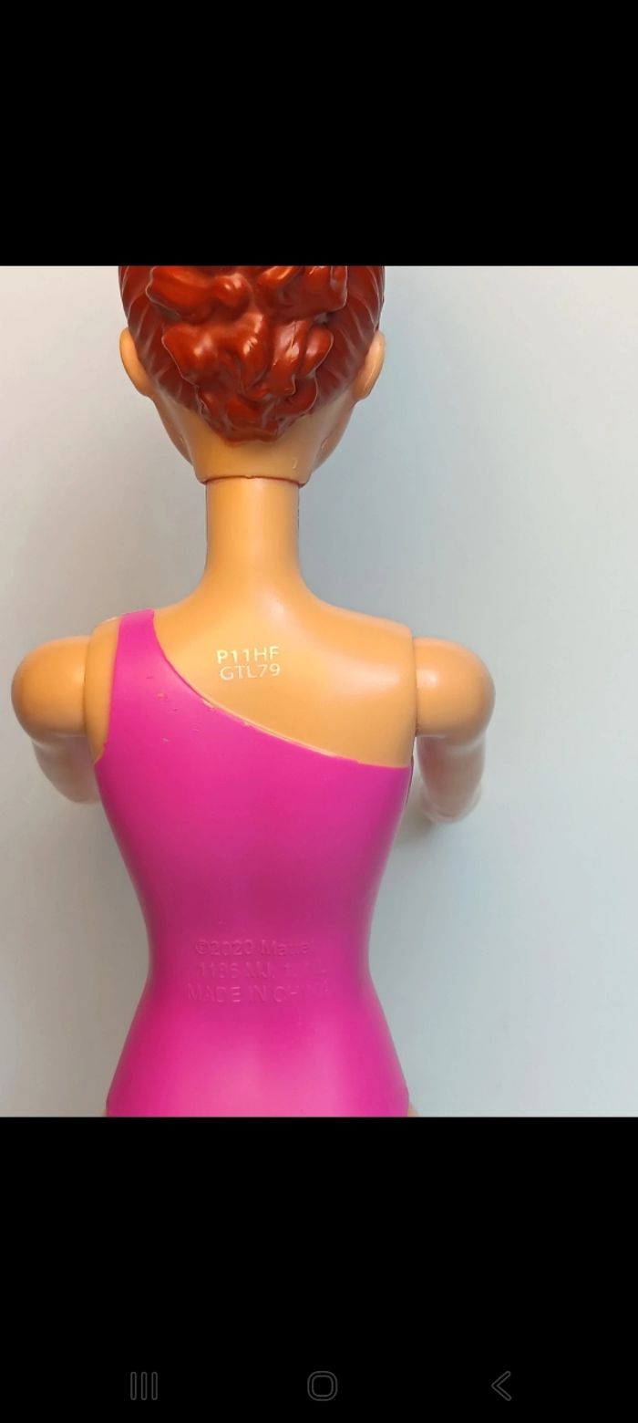 Poupée mattel barbie Color Reveal série été 7 rose gtl79
Poupée et ensemble compris - photo numéro 5
