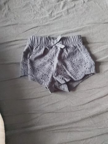 Short primark taille 0/3mois 62cm