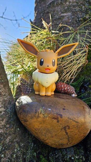 Super figurine Pokemon Nintendo Évoli interactif