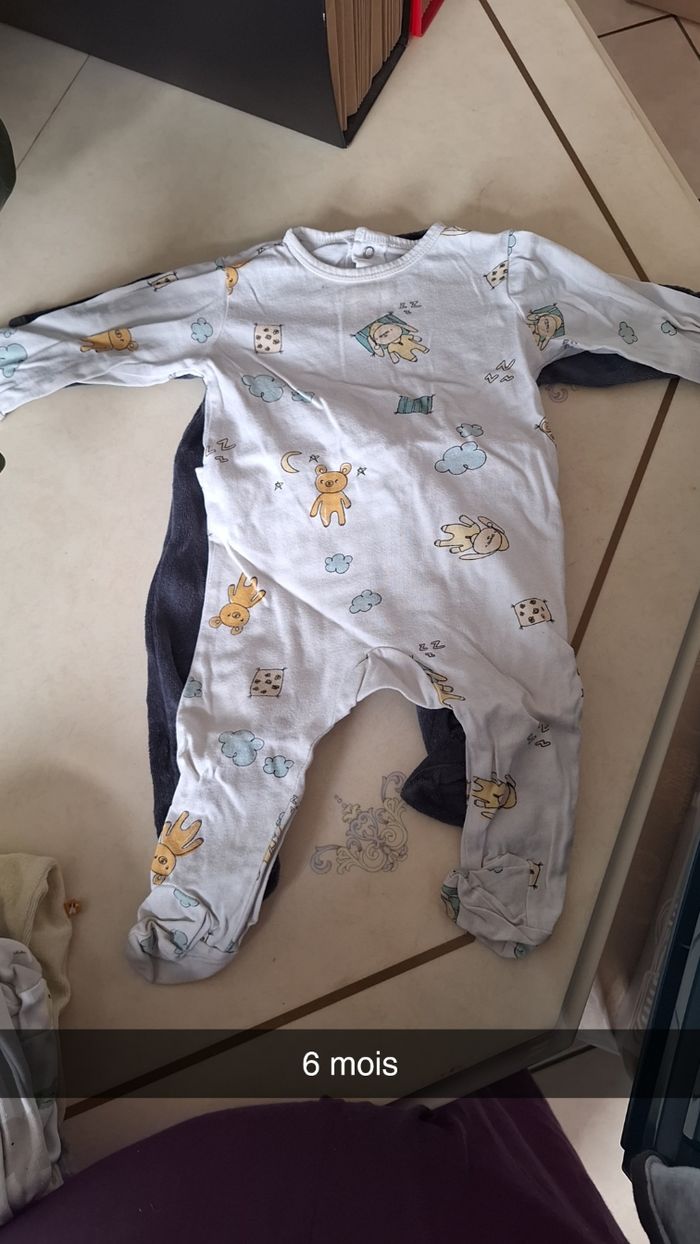 Lot pijamas 6 mois - photo numéro 2