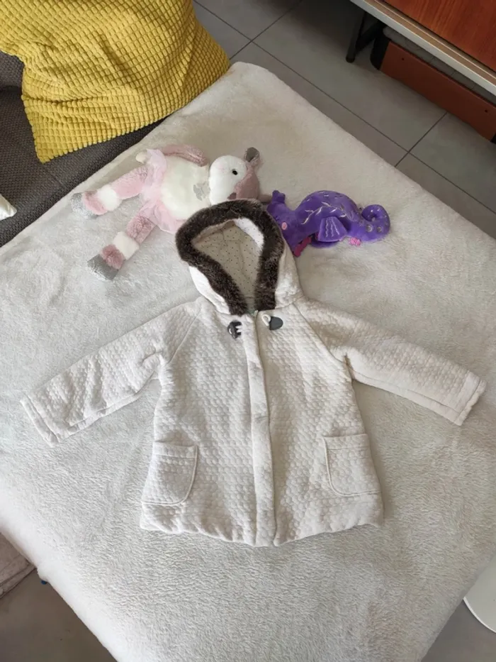 Manteau obaibi blanc 3 ans