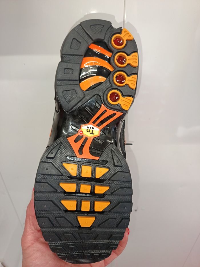 Basket tn neuve taille 48 - photo numéro 3