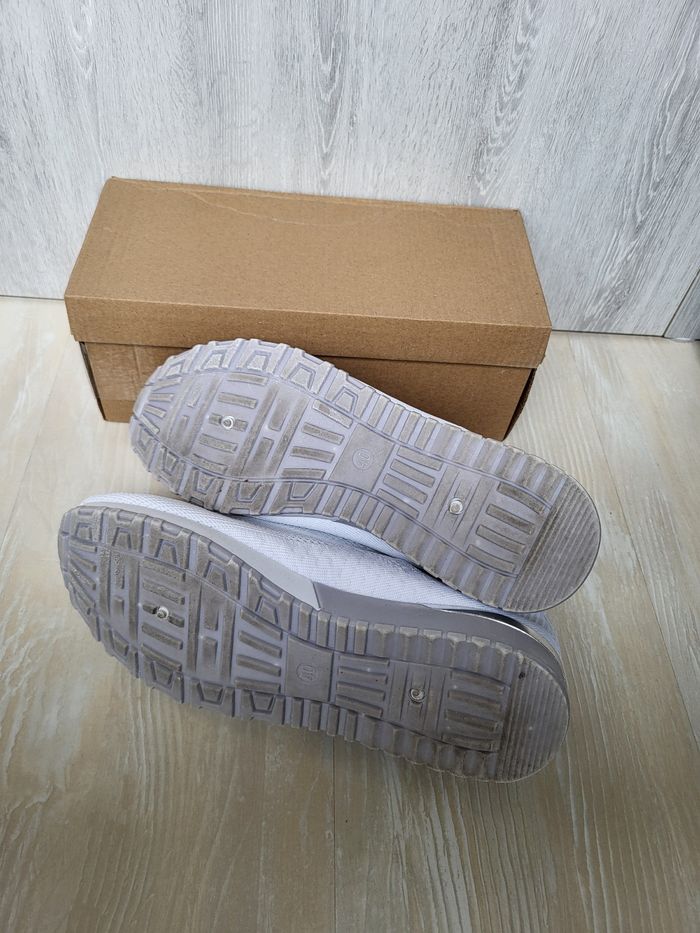 Basket blanches femme pointure 40 - photo numéro 3