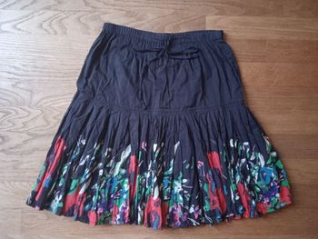 Jupe noire fleurie - 36
