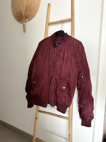 Bomber bordeaux Bershka