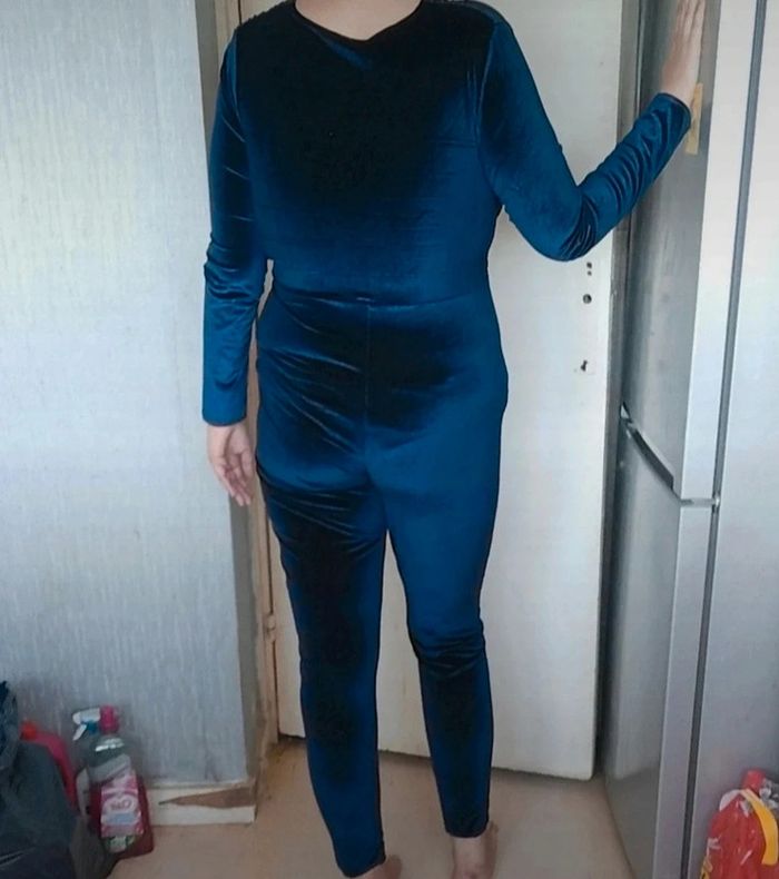 Combinaison en velours bleu marine Prettylittlething - photo numéro 2