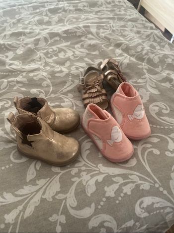 Lot chaussures fille 18