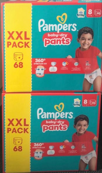 2 cartons de couches Pampers taille 8