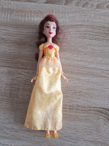 Poupee la belle et bête 