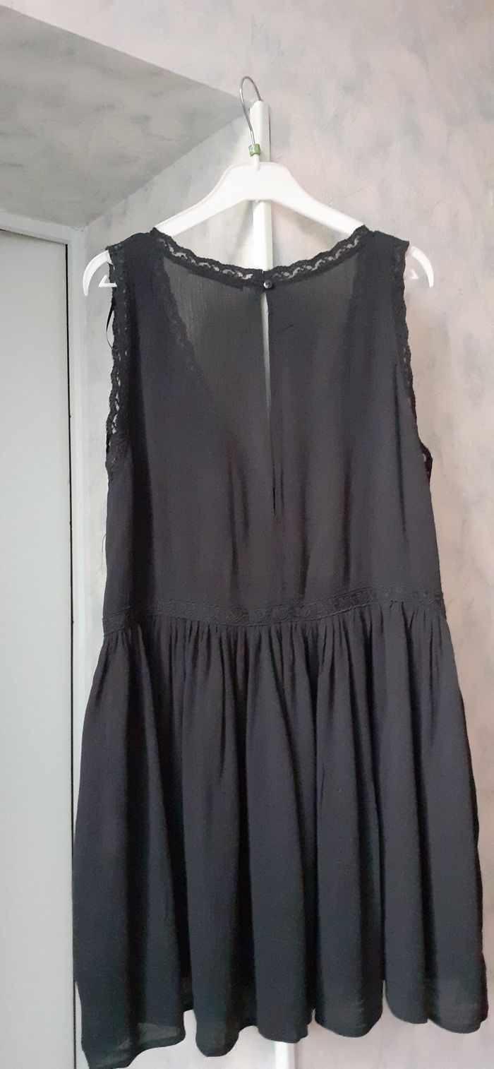 Robe courte taille M - photo numéro 2