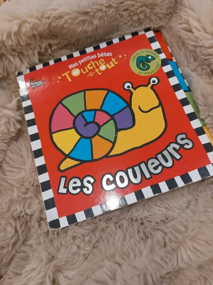 Livres mes petites bêtes touche à tout