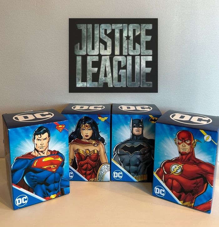 DC Justice League Pack 4 Figurines : Batman, flash, Wonder Woman & superman (neuf )