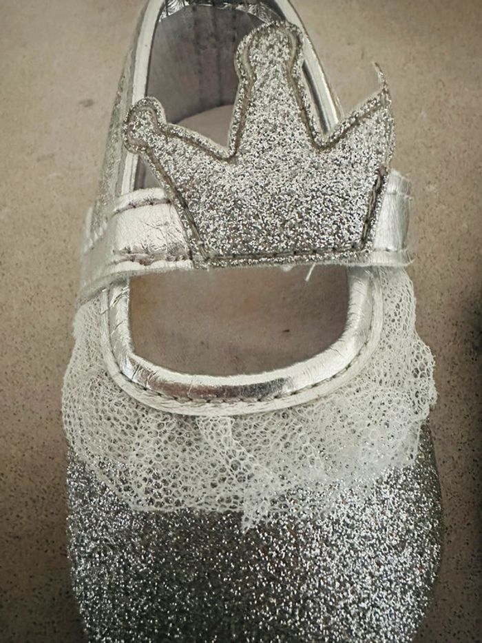 Paire de chaussures de princesse - photo numéro 3