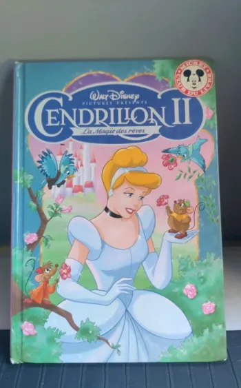 Cendrillon 2 club du livre Mickey disney