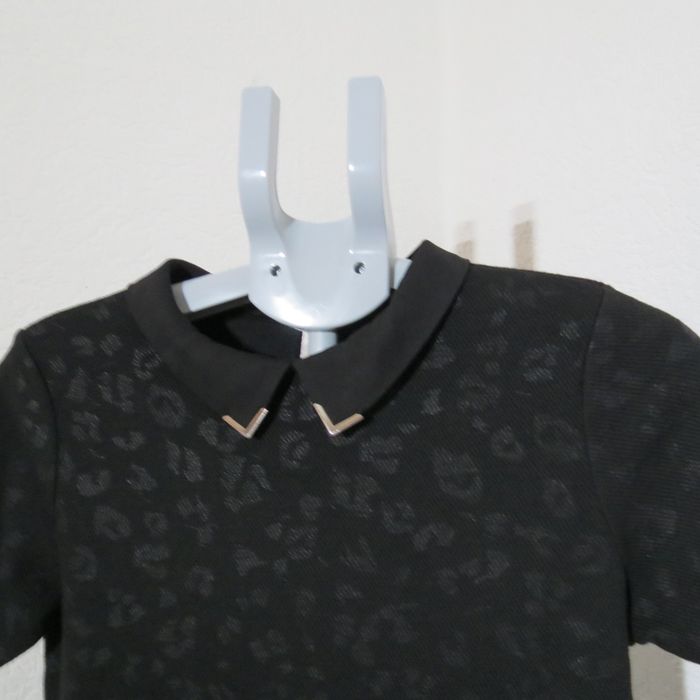 Top noir Camaïeu à col bijoux – effet léopard discret - photo numéro 3