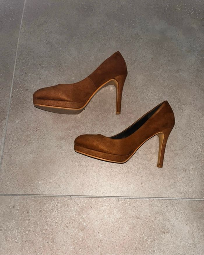 Escarpin daim beige taille - 37 - bon état. - photo numéro 4