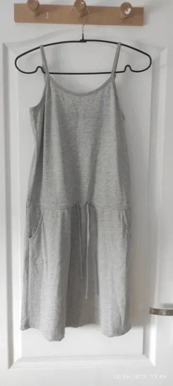 Robe bretelles avec poches