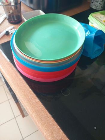 Lot assiette en plastique